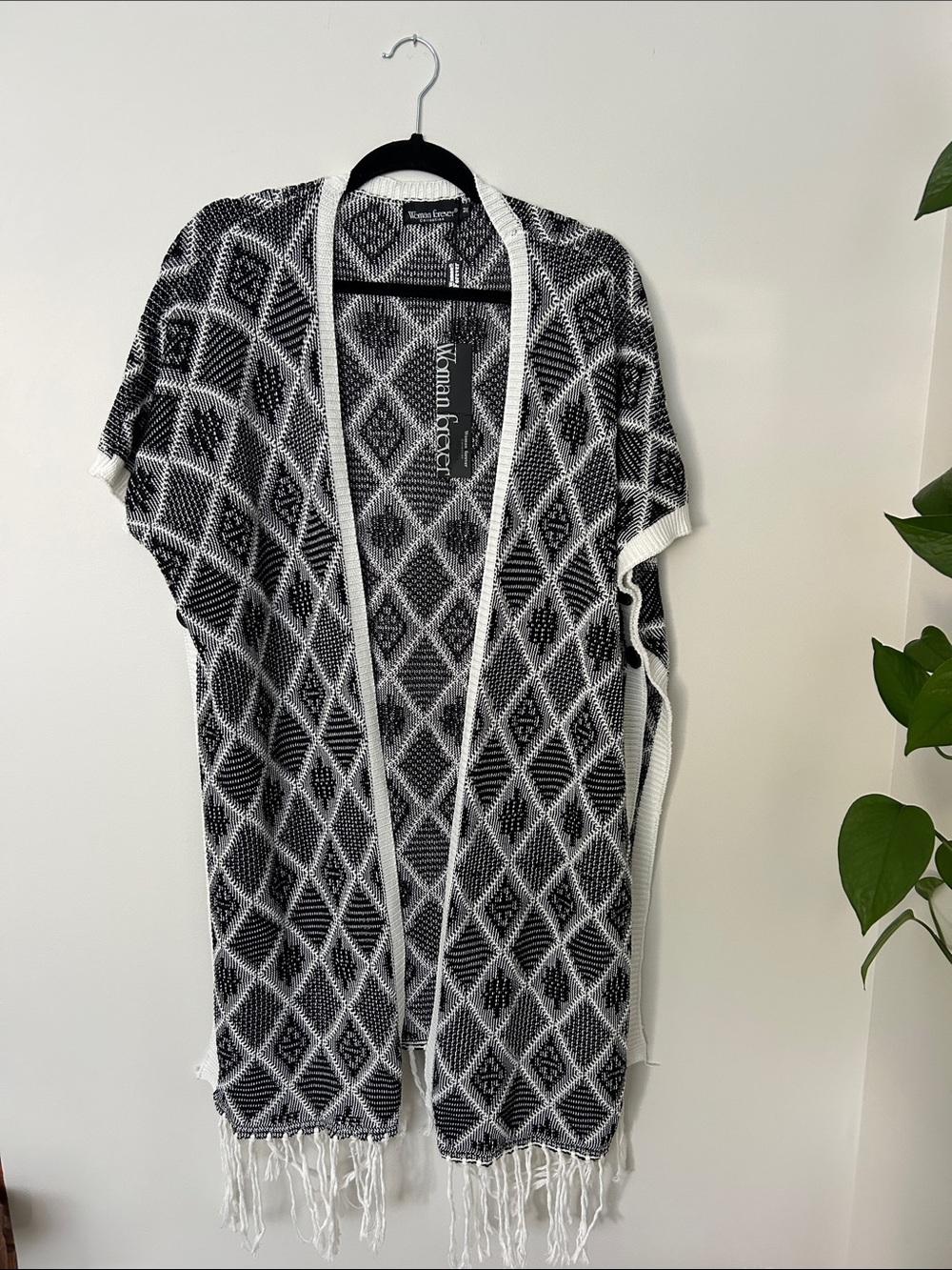 Vince Camuto Black & White Diamond Knit Fringe Open Cardigan